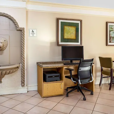 La Quinta Inn Tampa Airport Stadium Westshore-3